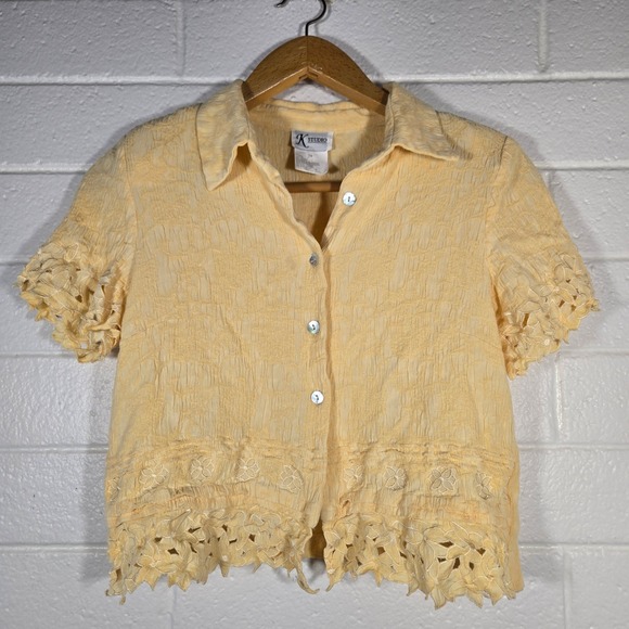 K Studio Tops - Vtg Butter Yellow Textured Shell Button Shirt 10 Short Sleeve Blouse Top Lace
